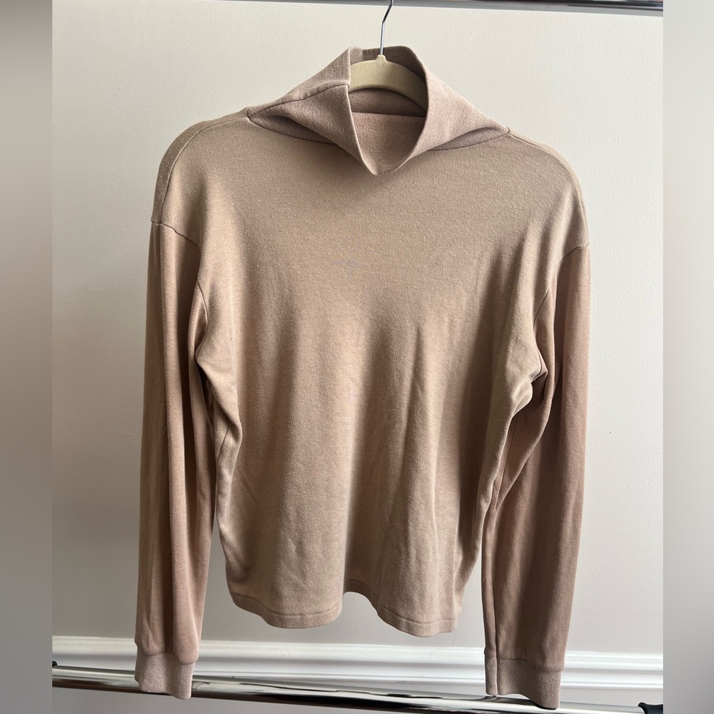 vintage beige turtleneck long sleeve tee